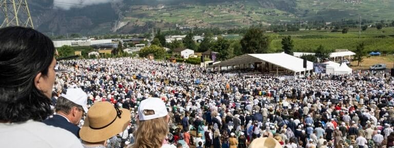 Consagración episcopal ilícita promovida por la Fraternidad de San Pío X en Écône. Foto: Efe.