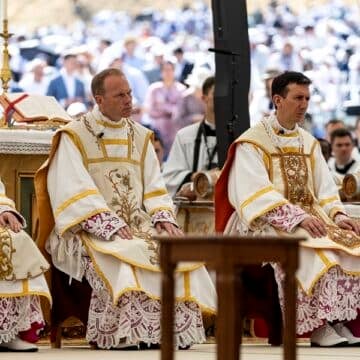 Consagración episcopal ilícita promovida por la Fraternidad de San Pío X en Écône. Foto: Efe.