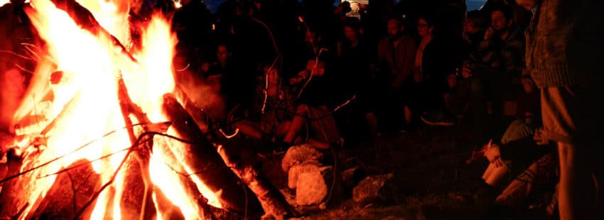 Que día es san Juan y cuándo se celebran las tradiciones como las hogueras en la playa