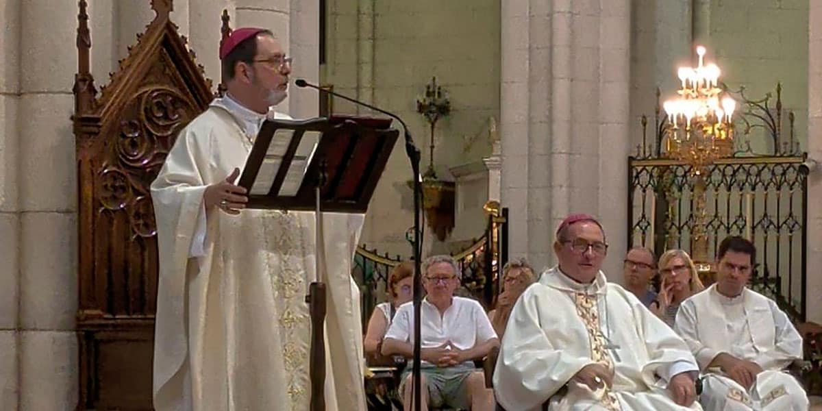 Vicente Martín, obispo auxiliar de Madrid, en la misa de los Cursos de Verano de la HOAC en la