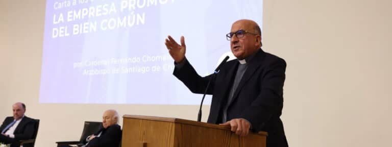 El cardenal chileno pidió un gran diálogo nacional y vinculante