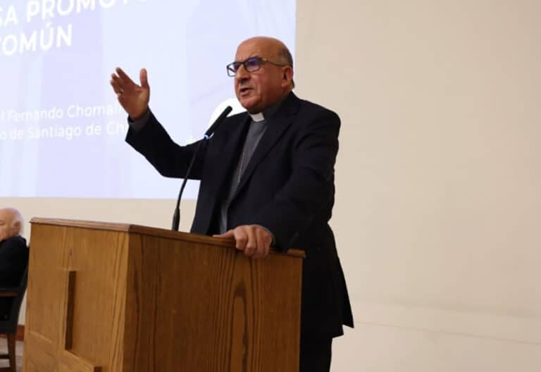 El cardenal chileno pidió un gran diálogo nacional y vinculante