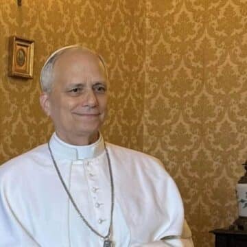 El párroco de los Prevost relata su encuentro con León XIV en Castel Gandolfo