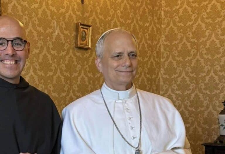 El párroco de los Prevost relata su encuentro con León XIV en Castel Gandolfo