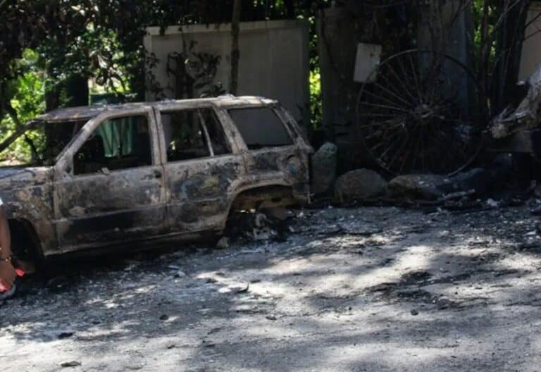 auto incendiado