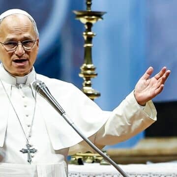 León XIV advierte que la música sacra “no es mera decoración” y pide alejarla de las