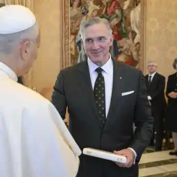 Patrick E. Kelly, con León XIV