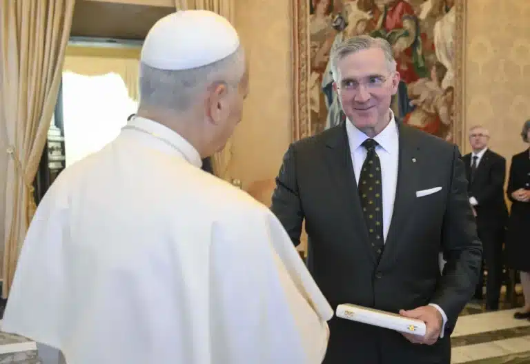 Patrick E. Kelly, con León XIV