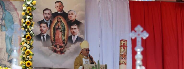 Nuncio y mártires