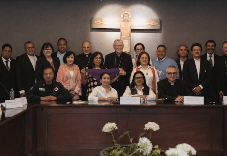 Parolin con representantes del Diálogo por La Paz