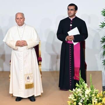 Frente al “pesimismo estéril”, León XIV llama en Francia a ser una Iglesia “en estado de
