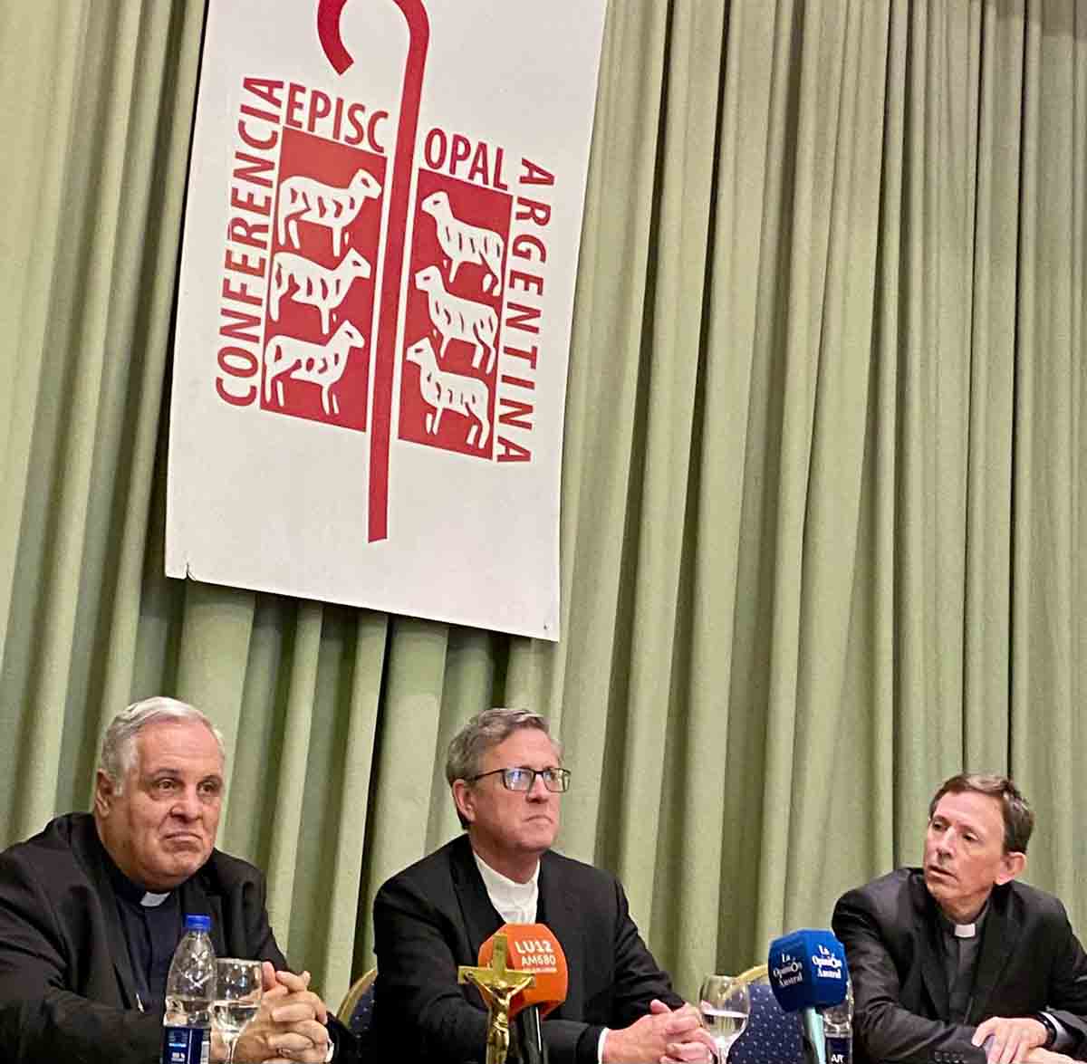 Conferencia De Prensa CEA II