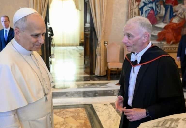 El Papa con el Oriel College de Oxford