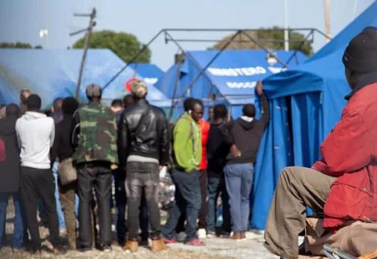La Iglesia argentina pide proteger la dignidad de los menores migrantes