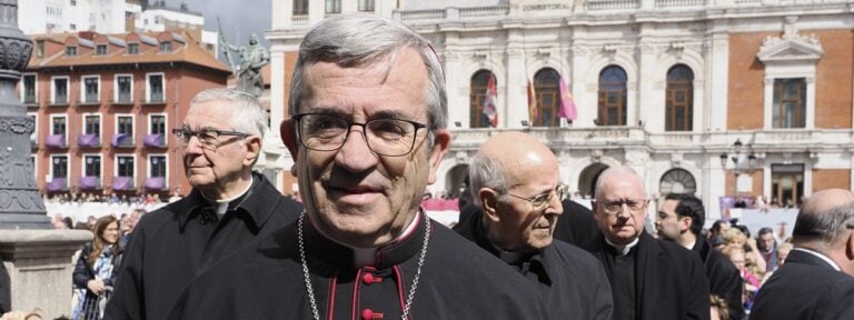 Luis Argüello, durante la Semana Santa de Valladolid. Foto: Archidiócesis de Valladolid