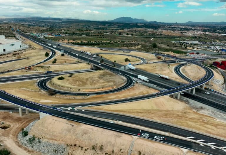 Nudo e carreteras