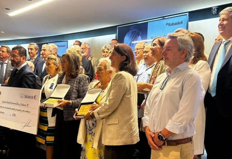 Acto de entrega de ayudas de Banco Sabadell. Foto: Vida Nueva
