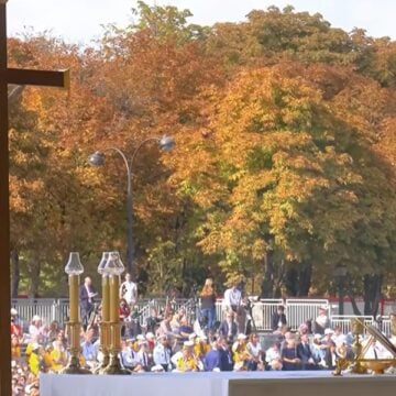 Misa multitudinaria de León XIV en París. Foto: Efe