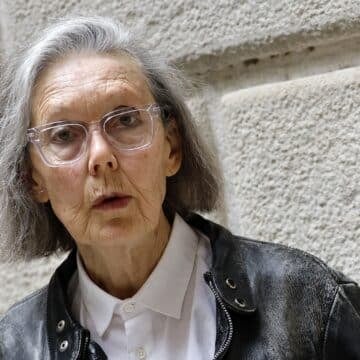 La escritora canadiense Anne Carson
