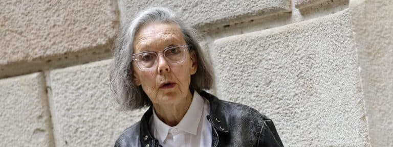 La escritora canadiense Anne Carson