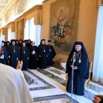 León XIV llama a ser “testigos de reconciliación y paz” ante el sufrimiento de la Iglesia