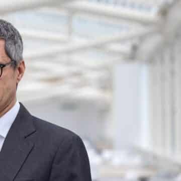 ¿Quién es Stefano Margaritora, el cirujano que dirigió la operación de León XIV?