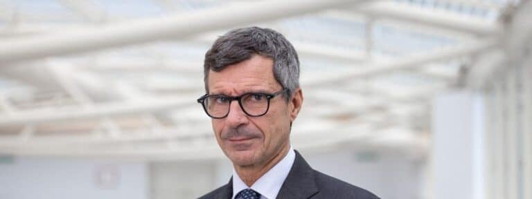 ¿Quién es Stefano Margaritora, el cirujano que dirigió la operación de León XIV?