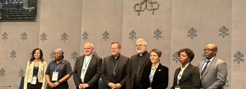 Rueda de prensa del Encuentro Amoris laetitia en el Vaticano. Foto: Vatican Media