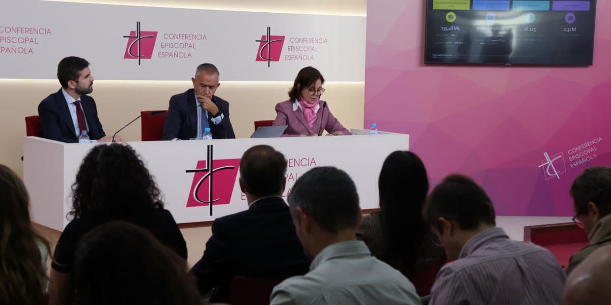 Rueda de prensa de rendición de cuentras tras la visita del Papa a España