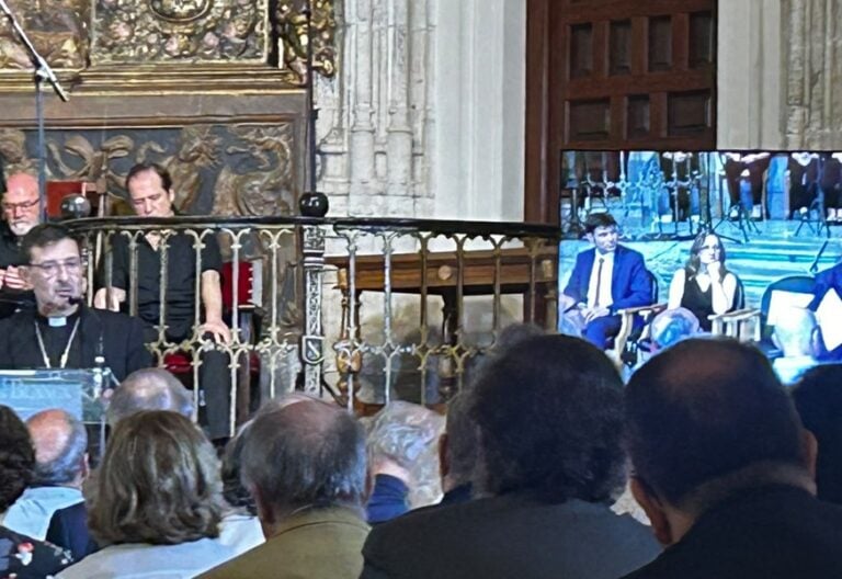 El cardenal José Cobo, en la Delegación de Cultura. Foto: VN