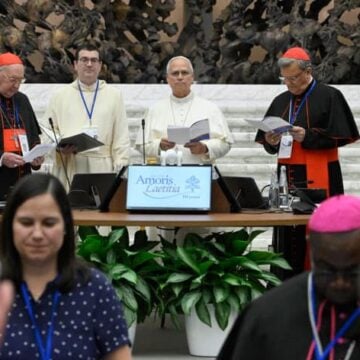 Cumbre vaticana por la familia convocada por León XIV