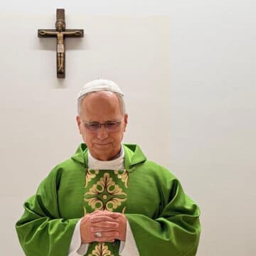 El papa León XIV celebra la misa en el Gemelli