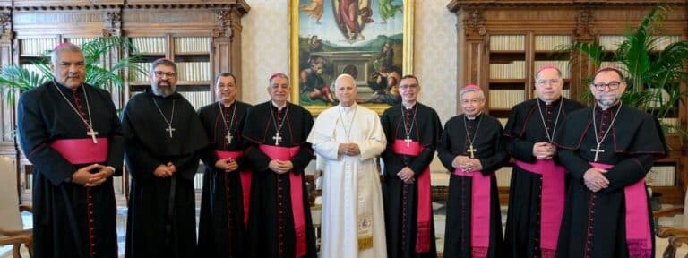 El Papa y obispos de Panamá