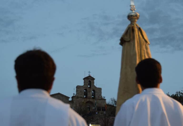 Apertura de la Puerta Santa del Jubileo por el Octavo Centenario de la Virgen de la Cabeza