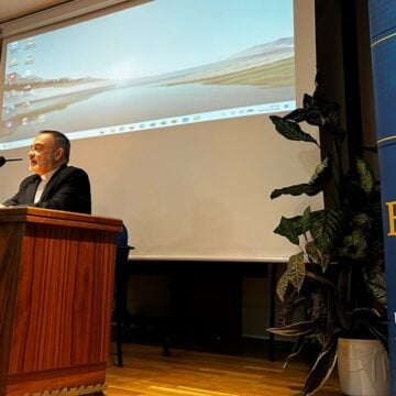 Jesús Sánchez Adalid, durante la presentación de 'Buscando luz'. Foto: VN