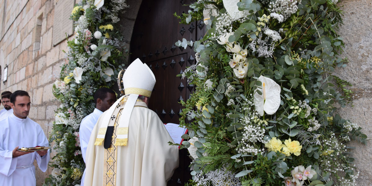 Apertura de la Puerta Santa del Jubileo por el Octavo Centenario de la Virgen de la Cabeza